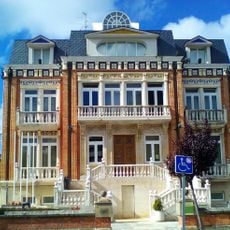 Casa-palacio "Residencia Pedro Velarde"