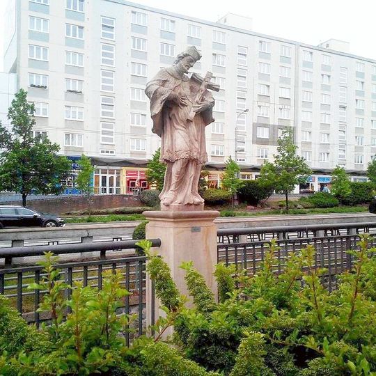 Socha svatého Jana Nepomuckého u Chomutovky v Chomutově