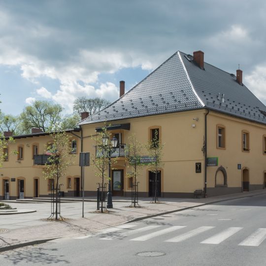 7 Wolności Street in Szczytna