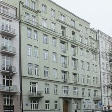 Kamienica przy ulicy Noakowskiego 18