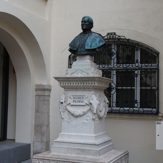 Pomník Floriána Romera, podstavec