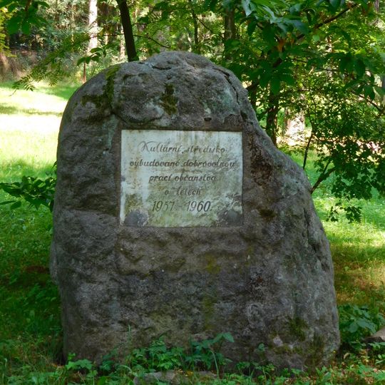 Memorial to Na Bojišti cultural center construction