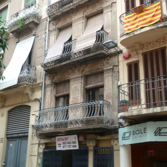 Edifici al raval de Santa Anna, 60