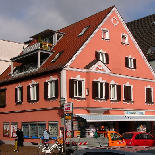 Wohn- und Geschäftshaus