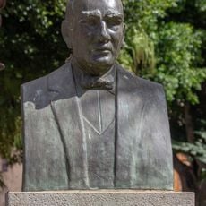 Domingo Juan Manrique monument