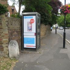 Milestone, High Street, opp. The Swan PH, W of jct with Oaks Road