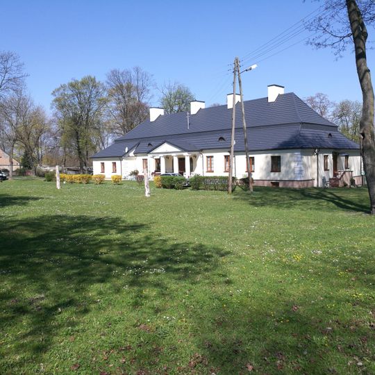 Dwór, Parkowa 7 w Opocznie