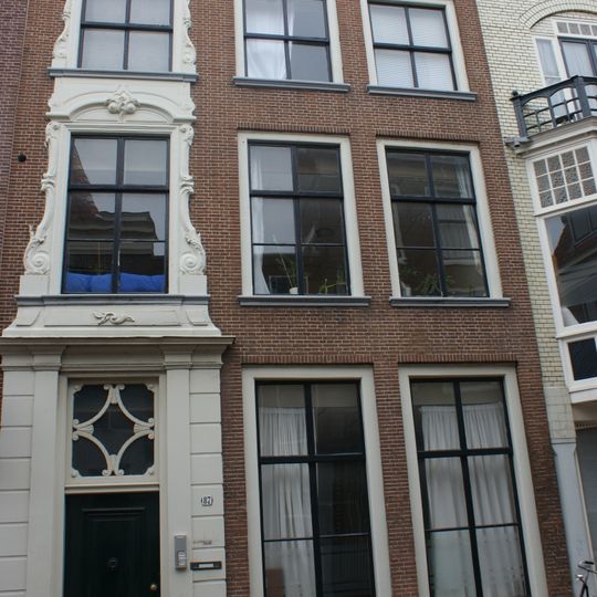 Hogewoerd 87, Leiden