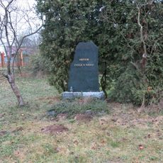 Pomník obětem zvůle a násilí poblíž nádraží ve Všejanech