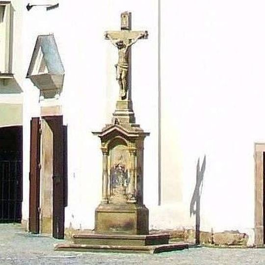 Kříž u kostela svatého Václava v Lanškrouně