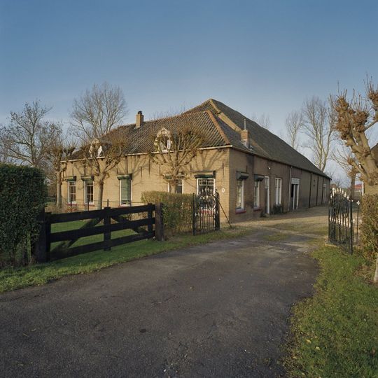 Gebrokendijk 6, Goudswaard