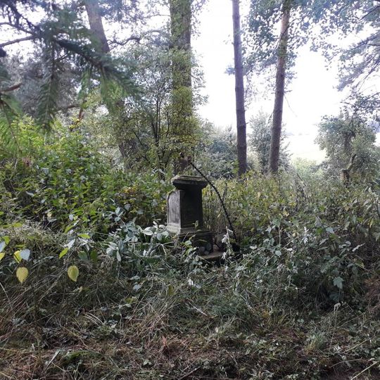 Kříž východně od Olešovic