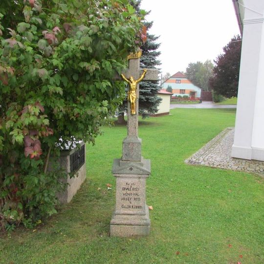 Kříž u kaple svatého Václava v Rohozné