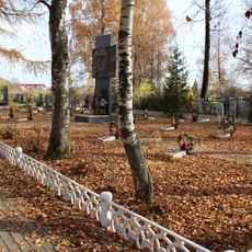 Воинское кладбище, на котором захоронено 28 советских воинов, умерших от ран в госпитале в годы Великой Отечественной войны (Родники)