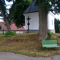 Kříž u kaple v Mašovicích