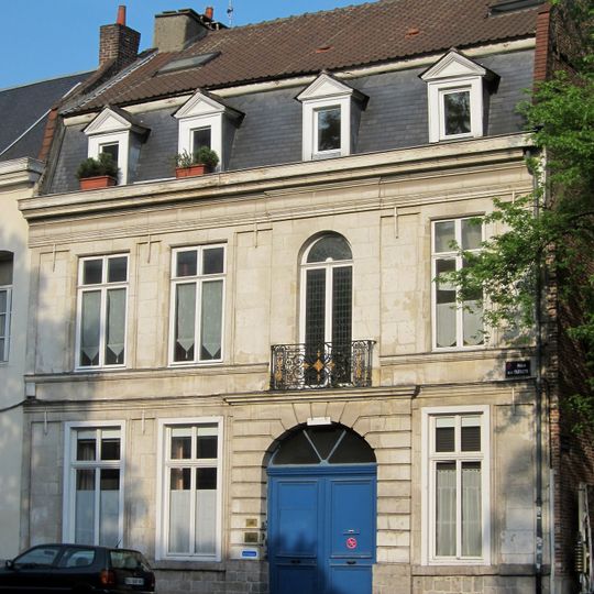Maison, 26 place aux Bleuets