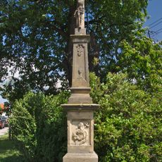 Kříž ve Slatinicích na rozcestí k nádraží