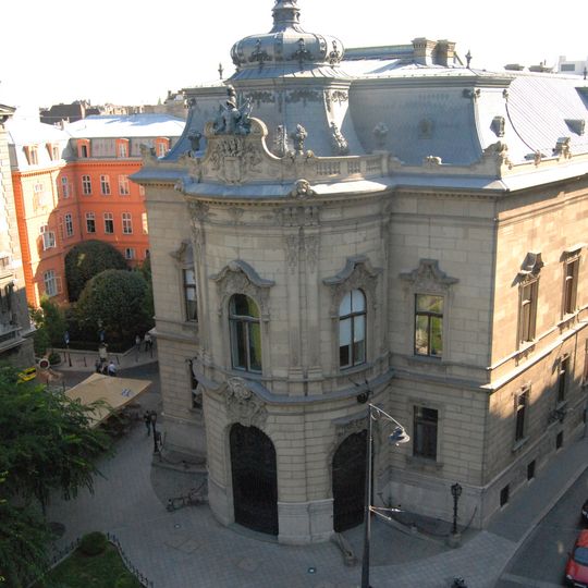 Metropolitan Ervin Szabo Library