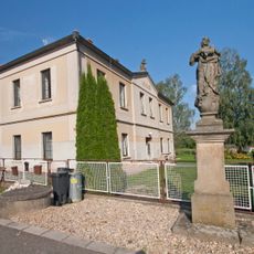 Socha Panny Marie v Šáravcově Lhotě