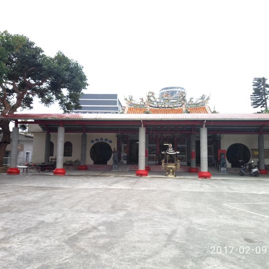 Longtien Kunci Temple