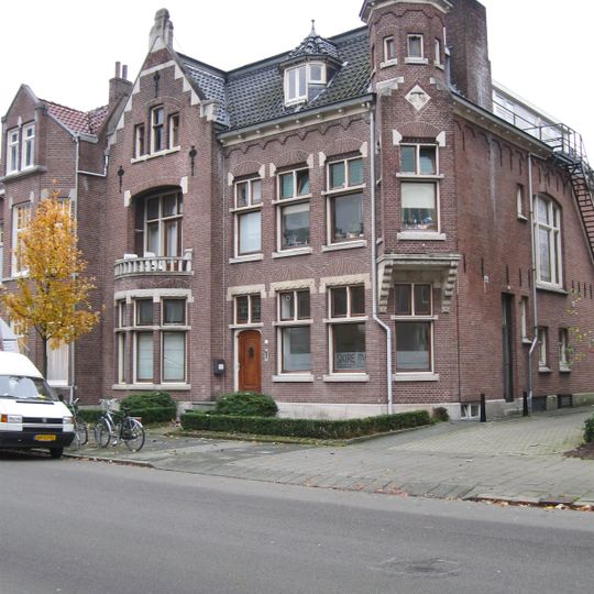 Herenhuis in Overgangsarchitectuur
