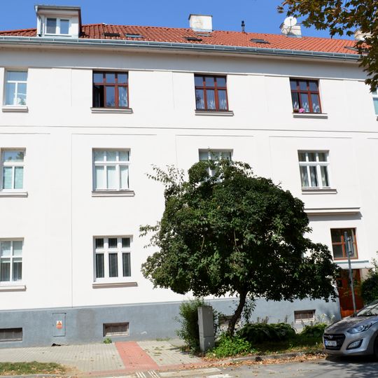 Malá Praha, železničiarske domy, dom bytový-sekcia I.