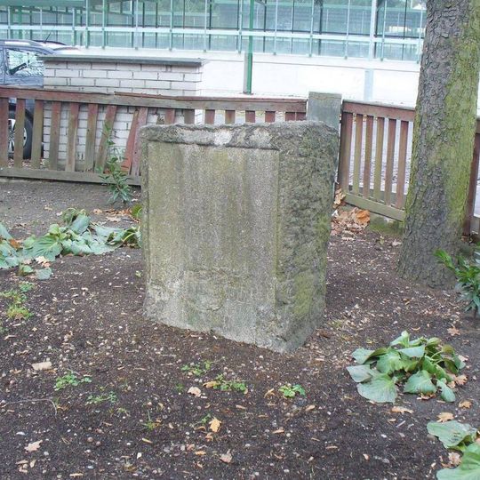 Jubilejní památník Jana II. z Lichtenštejna u nádraží Praha-Klánovice