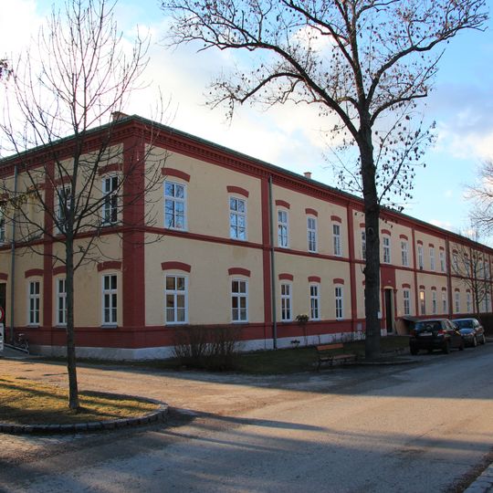 Arbeiter-/Angestelltenwohnhaus