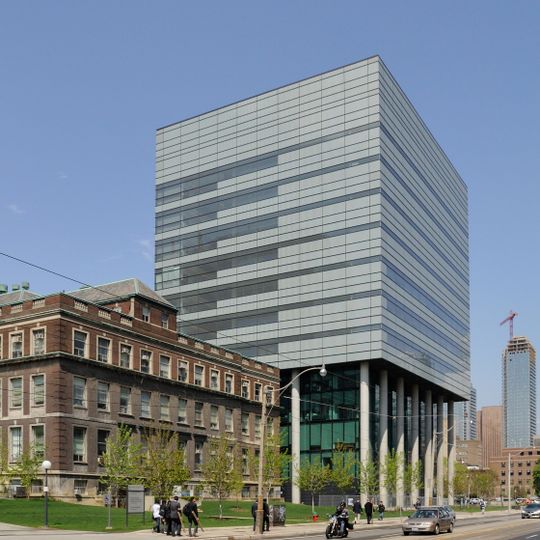 Leslie L. Dan Pharmacy Building