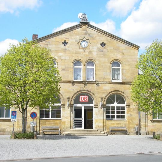 Bahnhofsgebäude