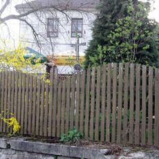 Kříž v Mešně nad křižovatkou