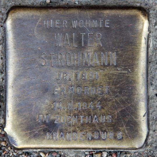 Stolperstein en memoria de Walter Strohmann