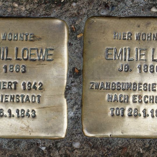 Stolperstein en memoria de Emil Loewe