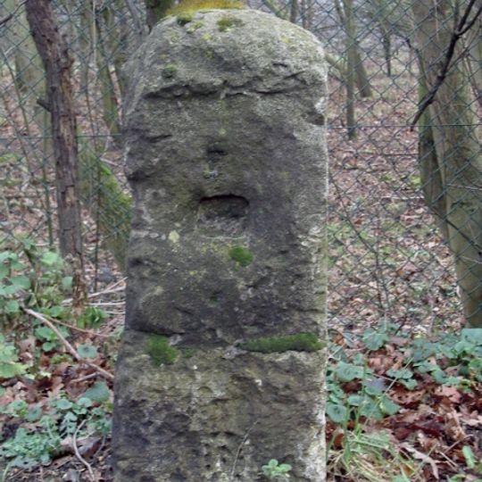Milestone, Great North Road, S of Kentish Lane