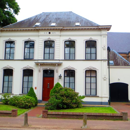 R.K. pastorie met aangebouwd koetshuis van de St. Antonius-Abt parochie