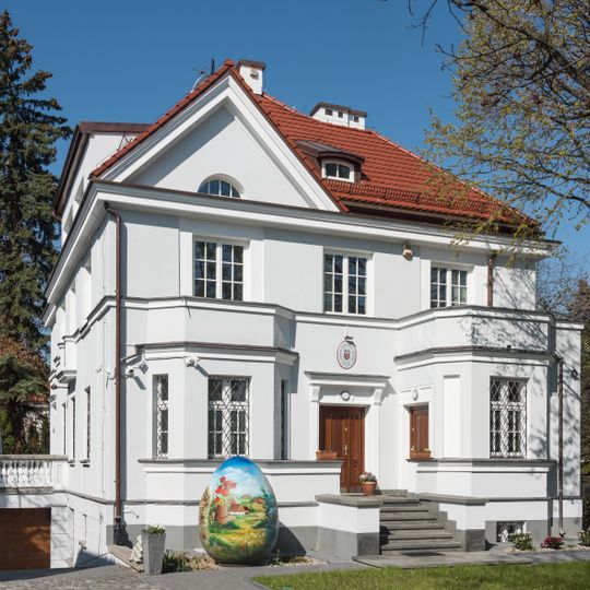 Willa przy ulicy Krasickiego 25