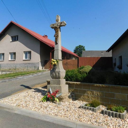 Kamenný kříž v Pozovicích