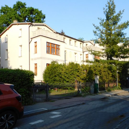 Budynek przy ulicy Pułaskiego 25