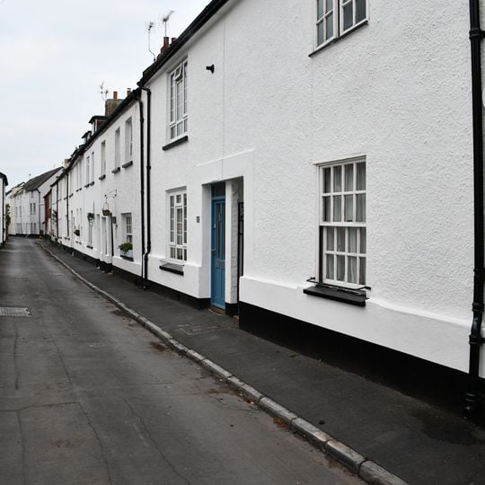 18-23 , White Street