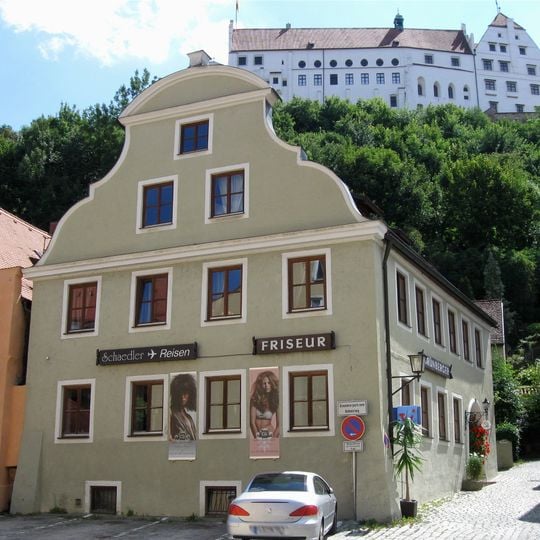 Wohn- und Geschäftshaus