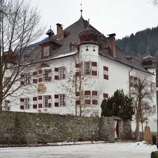 Schloss Stumm und Hofraum