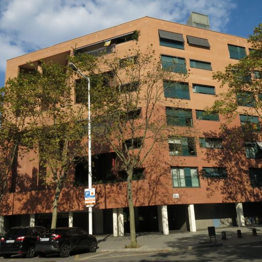 Bloc d'habitatges a la Vila Olímpica