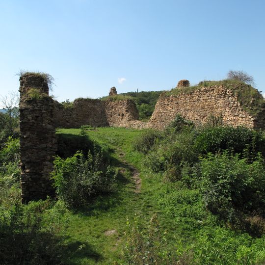 Oparno Castle