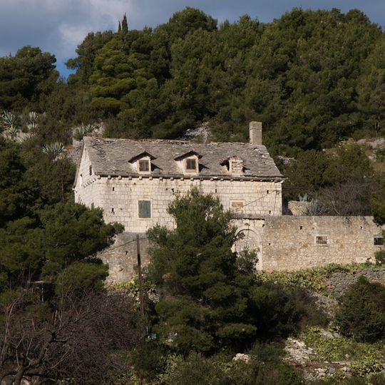 Kuća Nazor u Bobovišćima na Moru