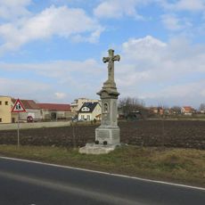 Kříž na východním okraji Křesína