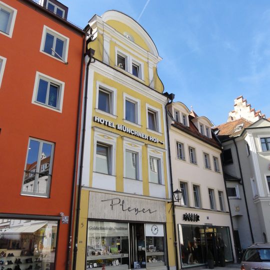 Wohn- und Geschäftshaus