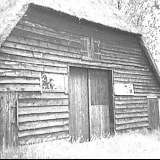 Gave boerderij onder rieten wolfsdak