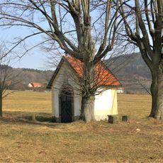 Kaple na pastvině u silnice k nádraží v Křižanech