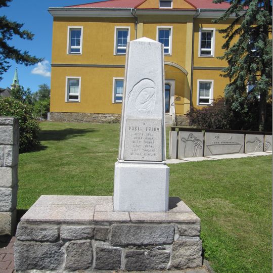 Pomník padlým v Pusté Polomi