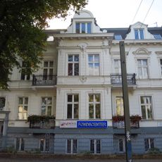 Mietshaus & Einfriedung Berliner Straße 27